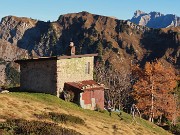 63 Bello godersi il Roccolo del Tino nei caldi colori autunnali del tardo pomeriggio